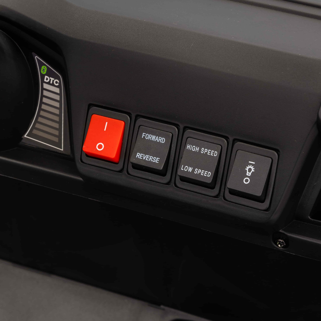 24V Golf Buggy Edition XL 4-Seater 4x4 Ride-On UTV W/ Rubber Wheels, Music Player & RC