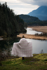 Hushed Violet & Baby's Breath Daisy Print Extended Throw