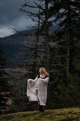 Hushed Violet & Baby's Breath Daisy Print Extended Throw