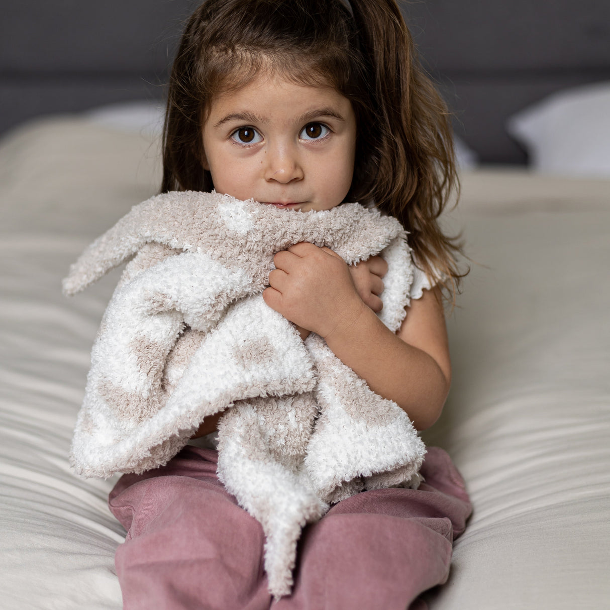 Blushing Beige & White Daisy Print Lovey